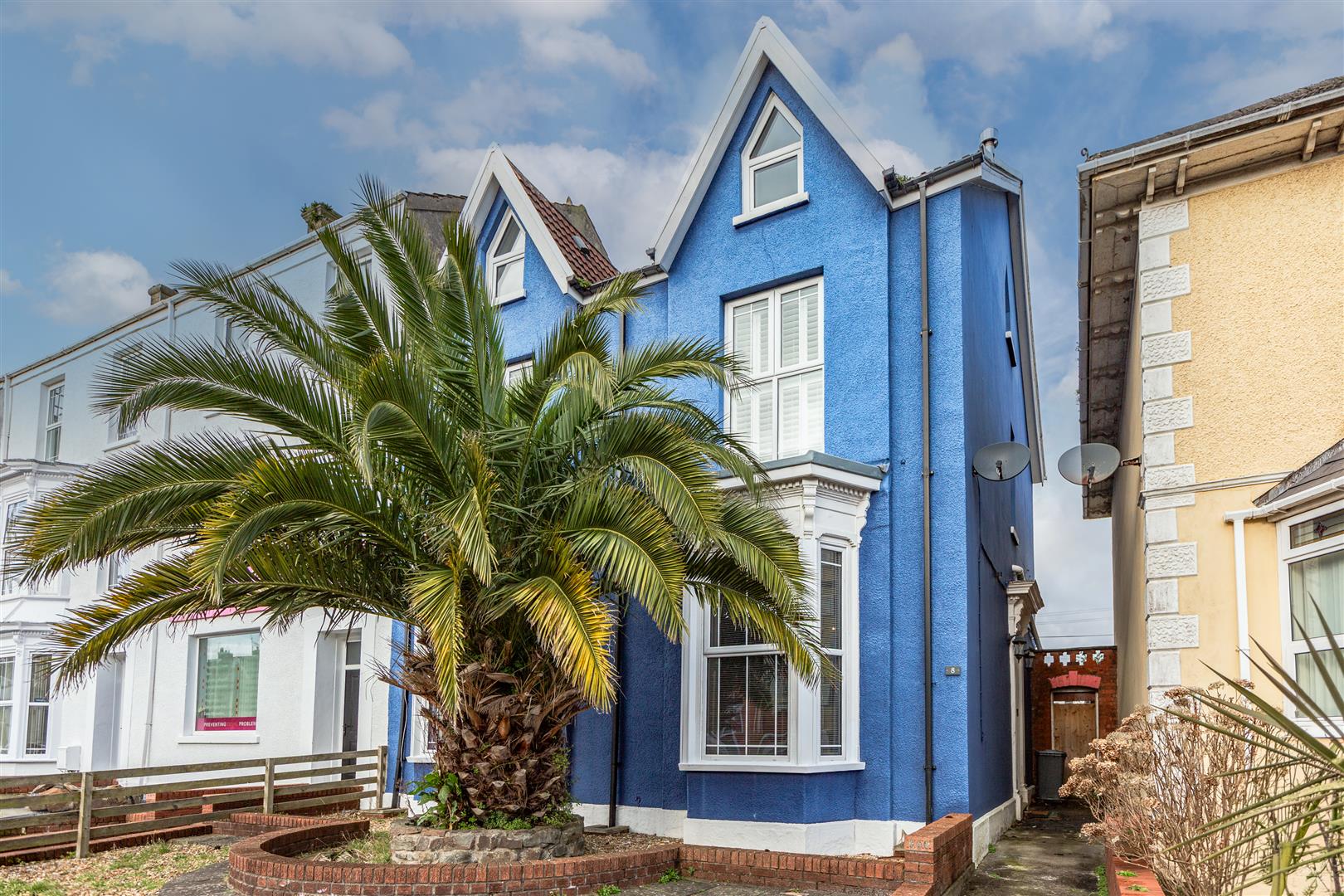 Queen Victoria Road, Llanelli, SA15 2TL